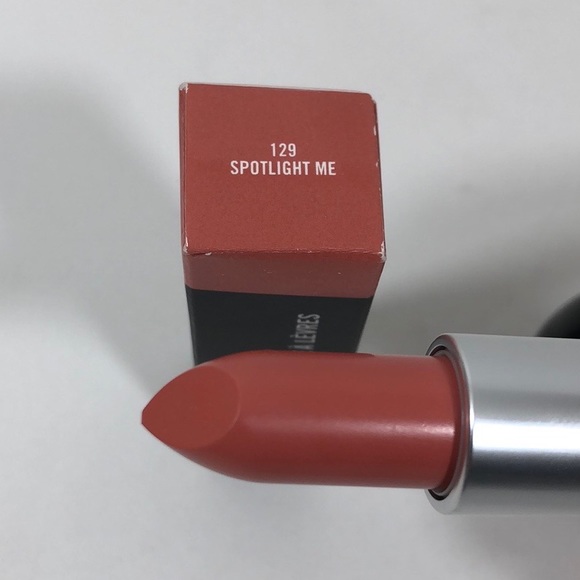 M.A.C Cosmetics Amplified Creme Lipstick – 129 SPOTLIGHT ME - Picture 3 of 8